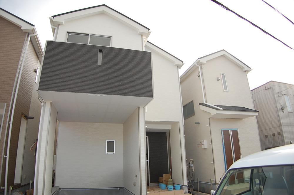 Local appearance photo. Local (12 May 2013) Shooting