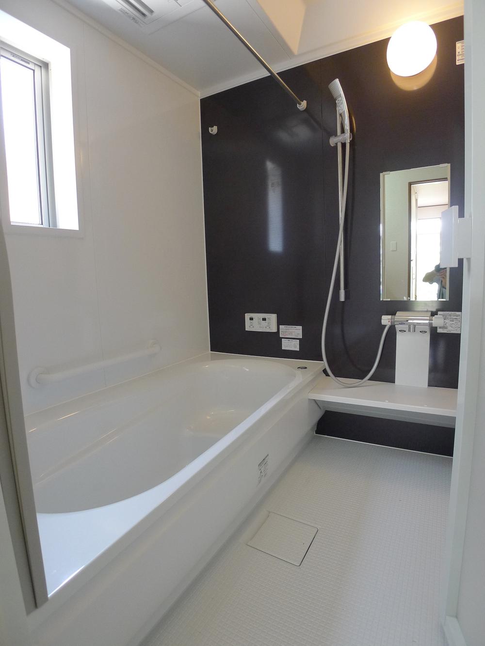 Same specifications photo (bathroom)