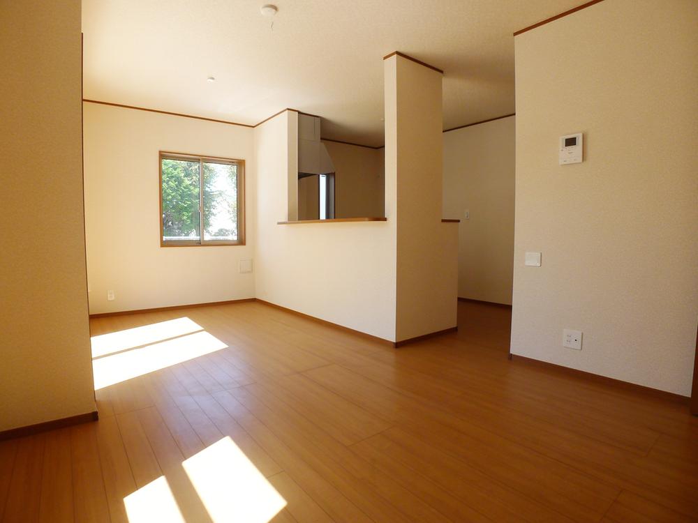 Same specifications photos (living)