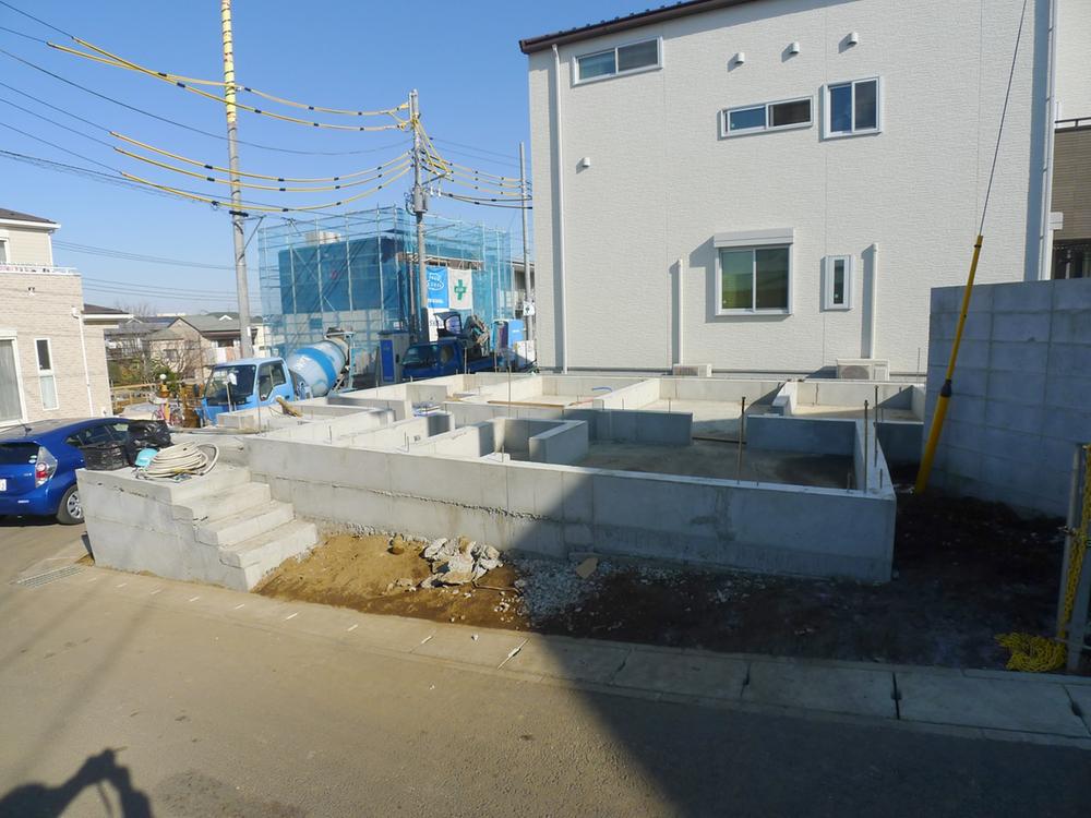 Local appearance photo. Local (12 May 2013) Shooting