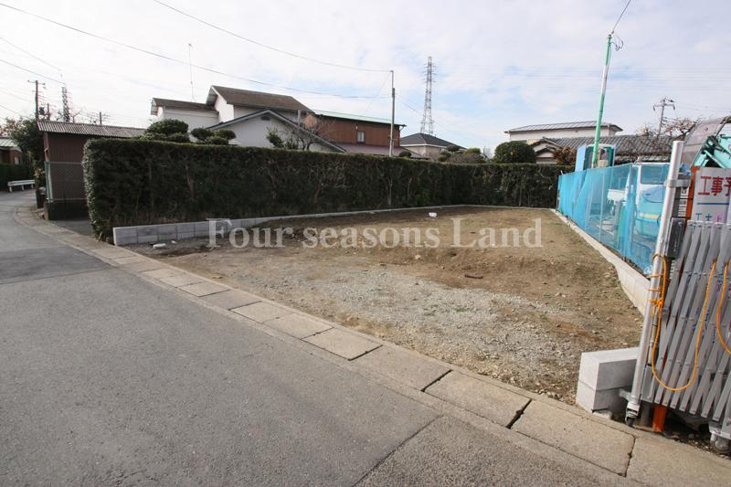 Local photos, including front road. Local (12 May 2013) Shooting