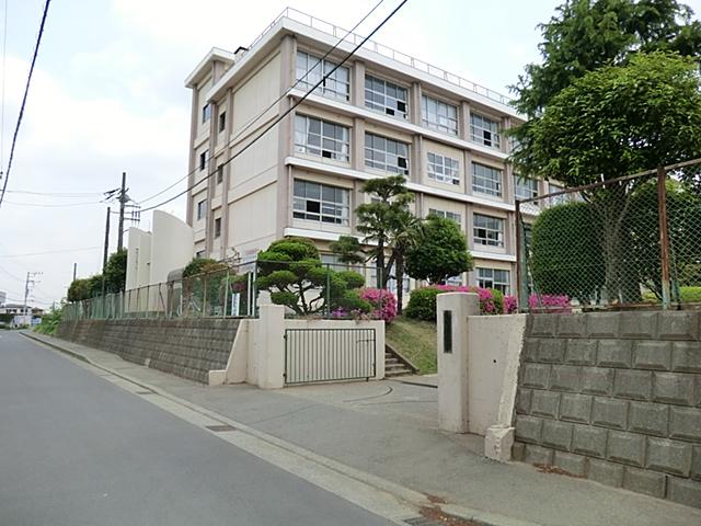 Junior high school. Asahigaoka 1000m until junior high school