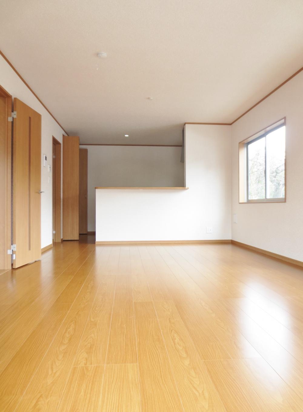 Living. Face-to-face kitchen All room pair glass