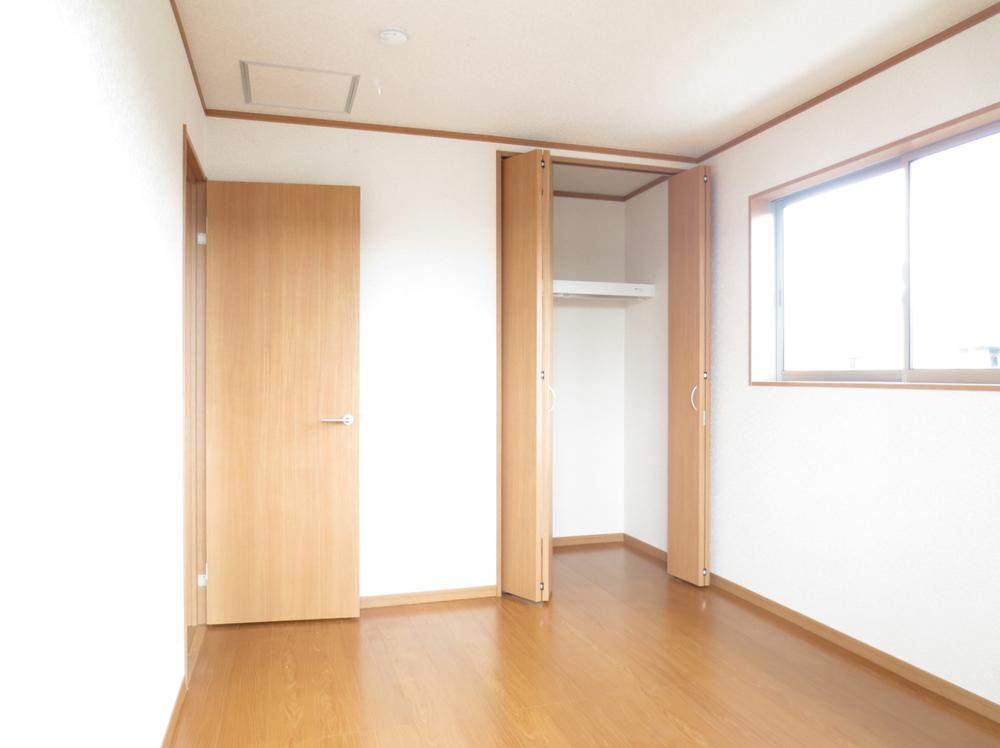 Receipt. All room storage Yes!