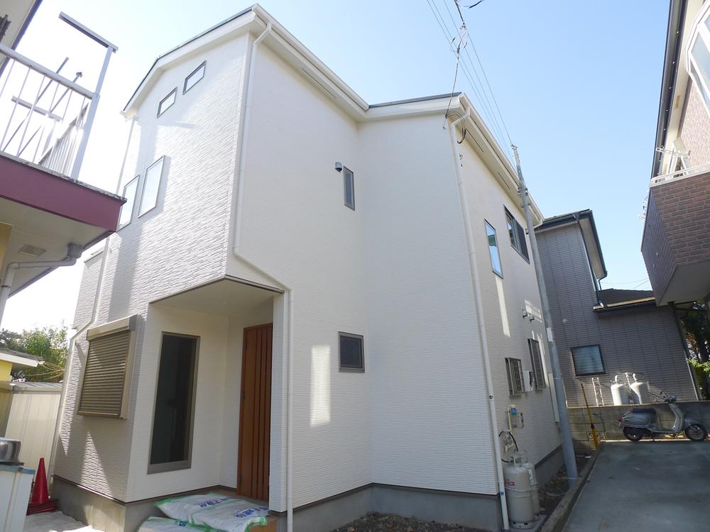 Local appearance photo. Local (12 May 2013) Shooting