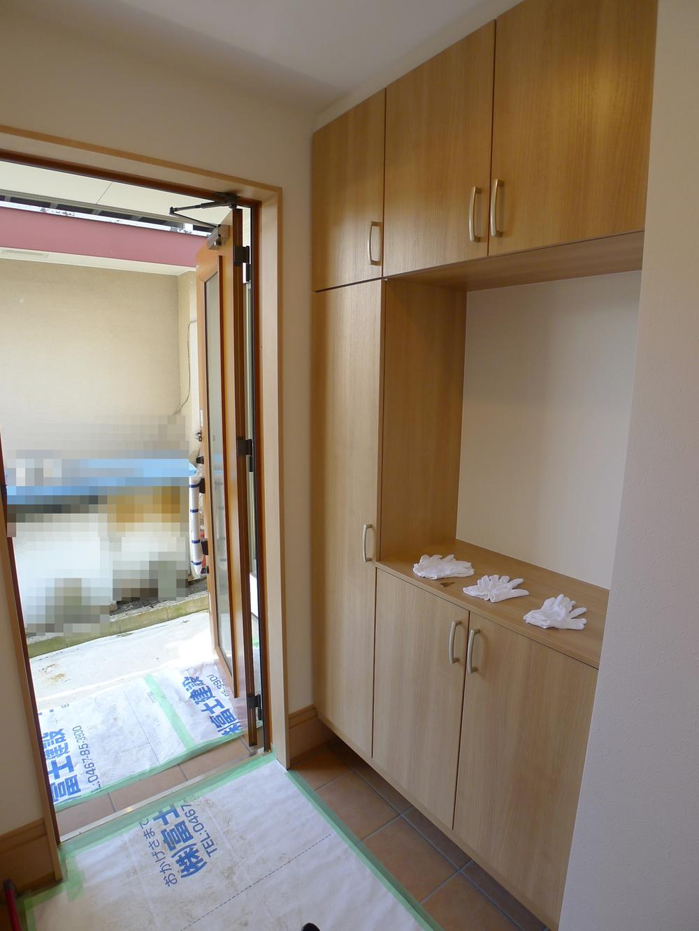 Entrance. Local (12 May 2013) Shooting