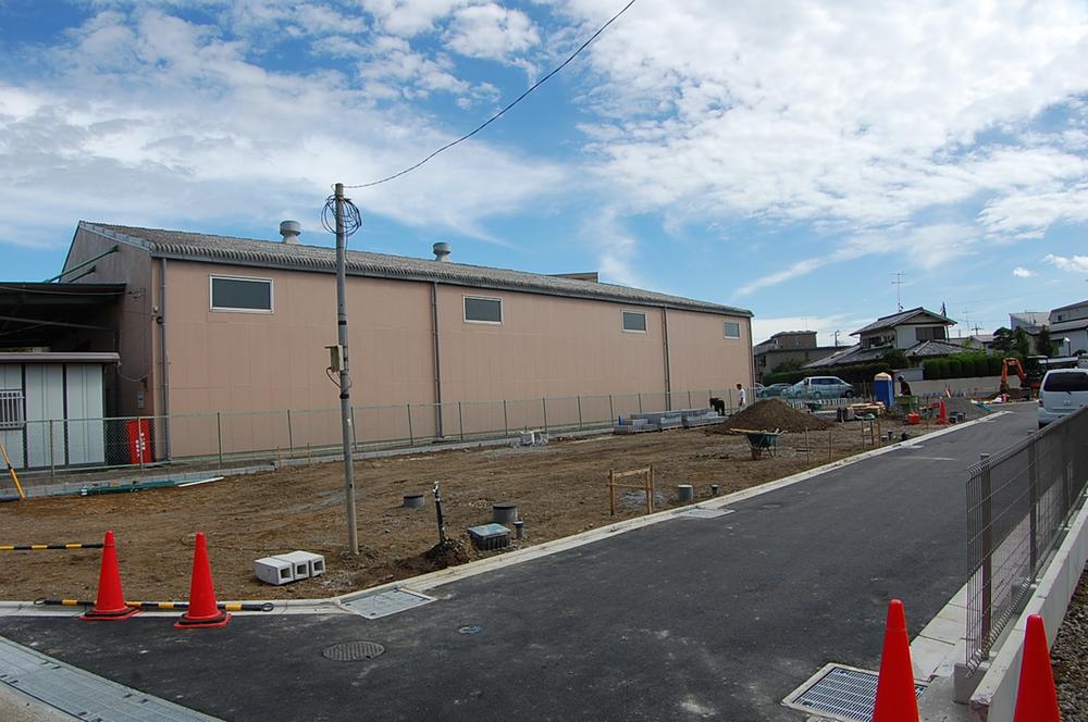 Local appearance photo. Local (10 May 2013) Shooting