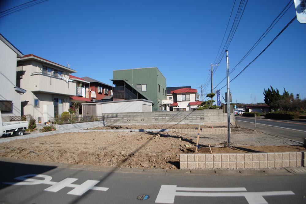 Local appearance photo. Local (12 May 2013) Shooting