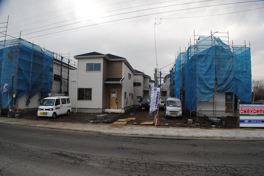 Local photos, including front road. Local (12 May 2013) Shooting