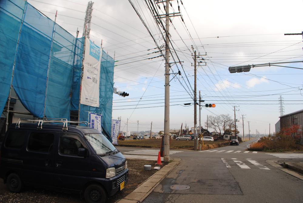 Local photos, including front road. Local (12 May 2013) Shooting