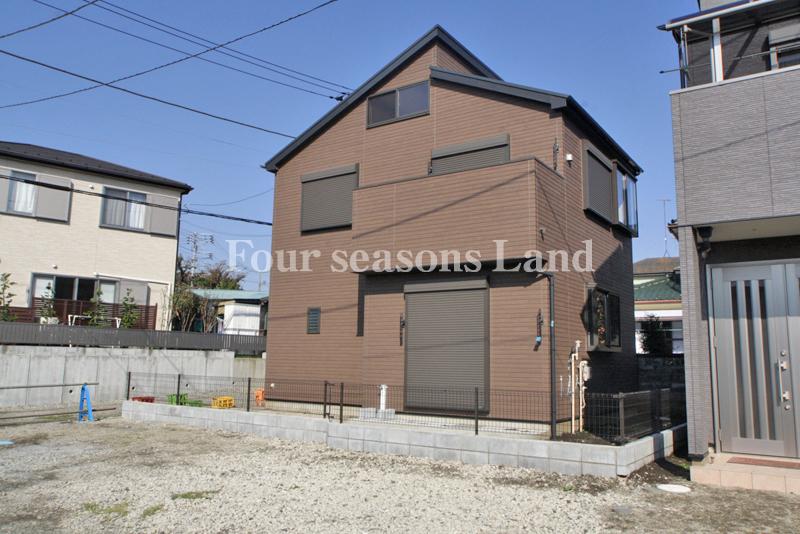 Local appearance photo. Local (11 May 2013) Shooting