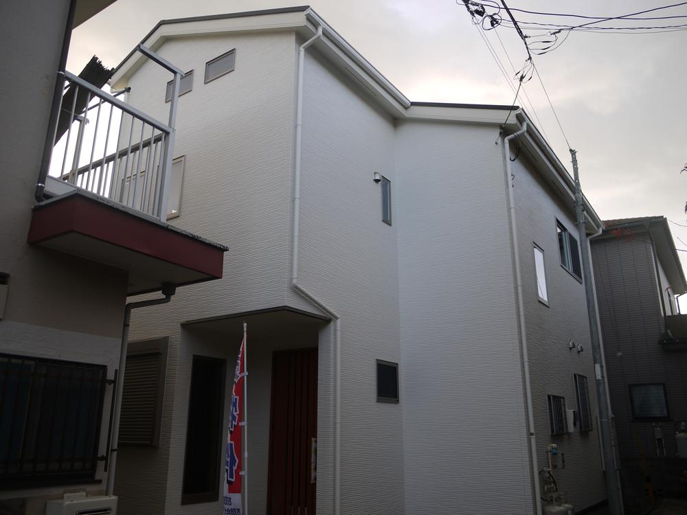 Local appearance photo. Local (12 May 2013) Shooting