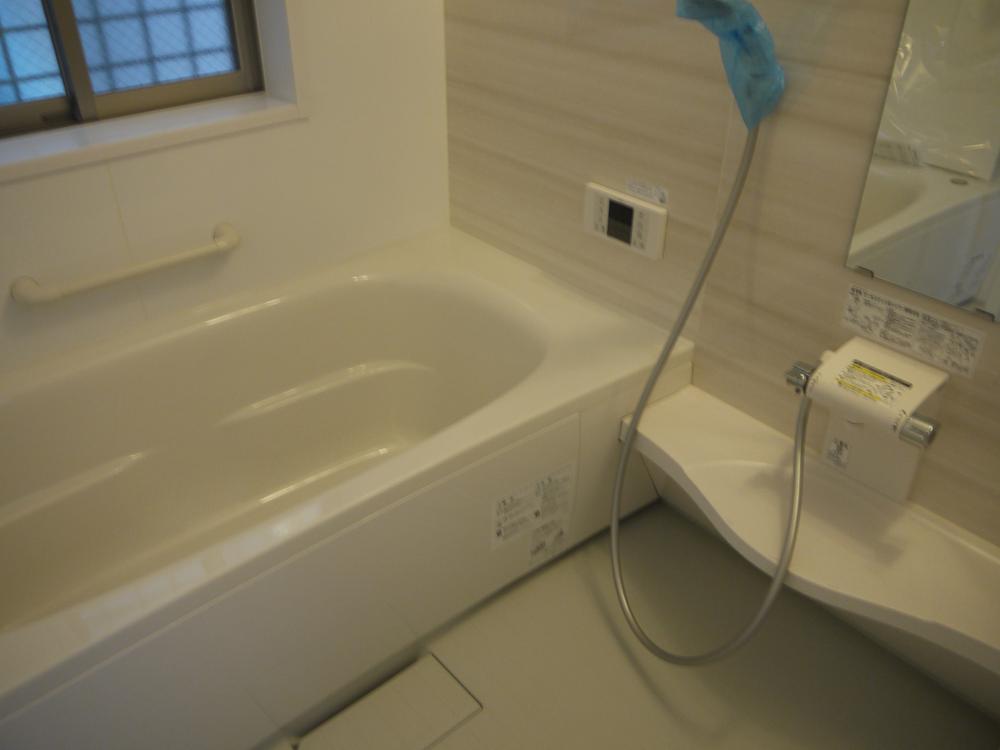 Bathroom. Indoor (12 May 2013) Shooting