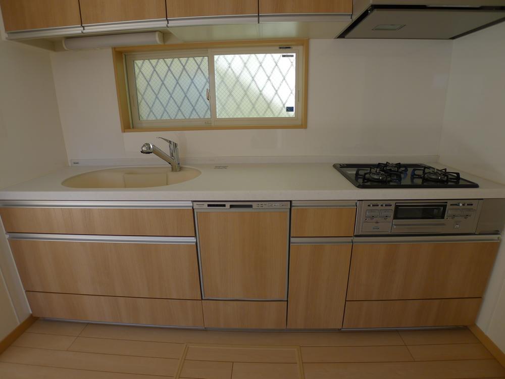 Same specifications photo (kitchen). Same specifications photos (introspection) Kitchen