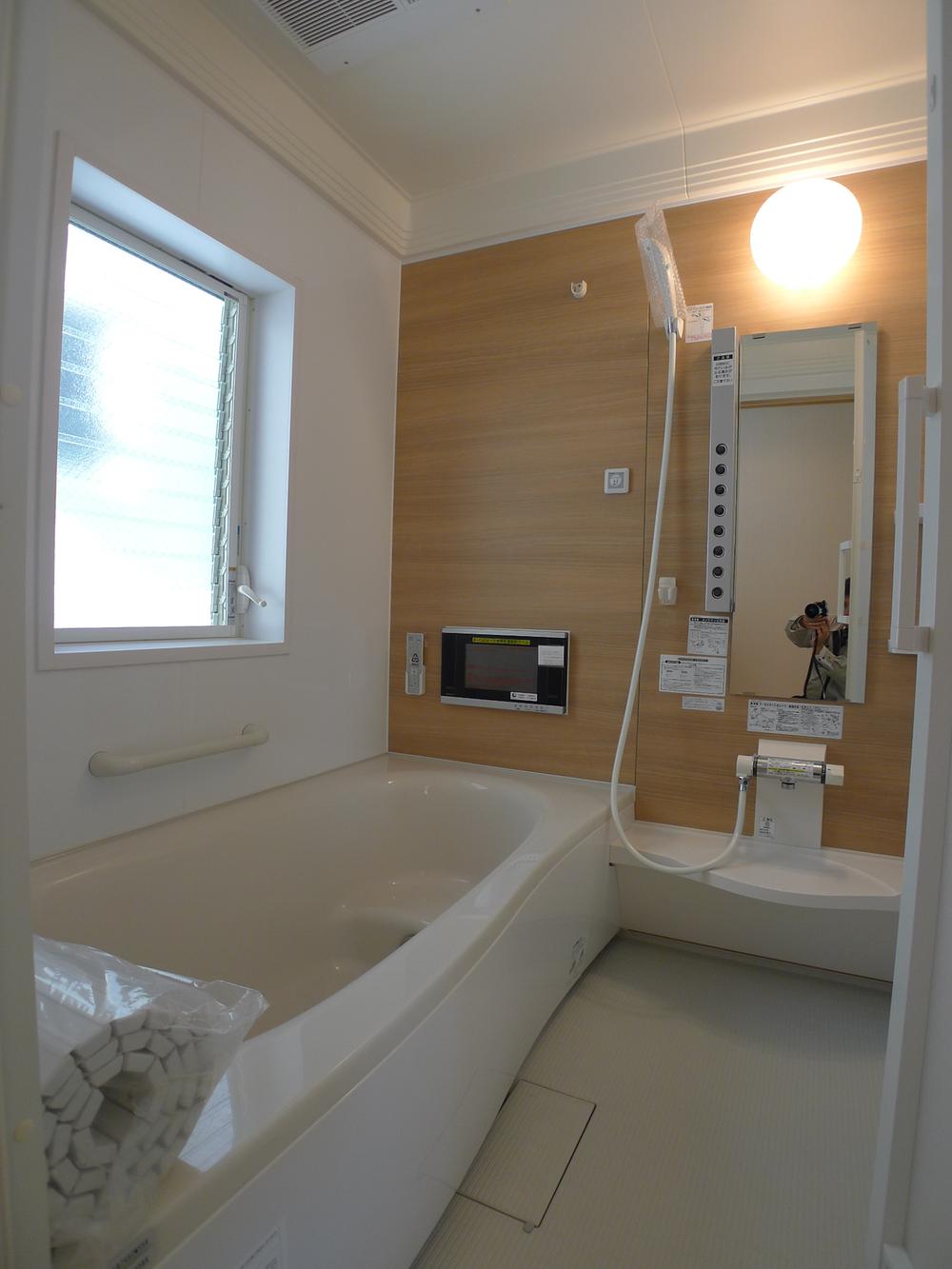 Same specifications photo (bathroom). Same specifications photos (introspection) Bathroom