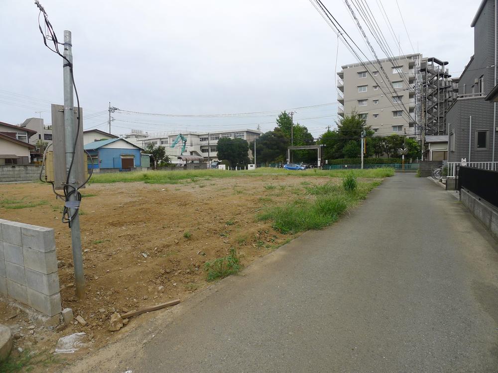 Local photos, including front road. Local (August 2013) Shooting