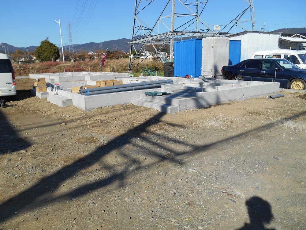 Local appearance photo. 1 Building