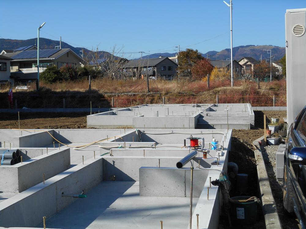 Local appearance photo. Building 2