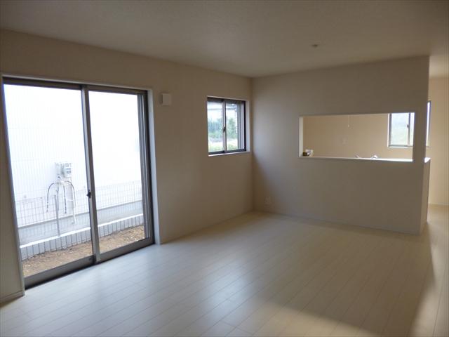 Same specifications photos (living). Same specifications living