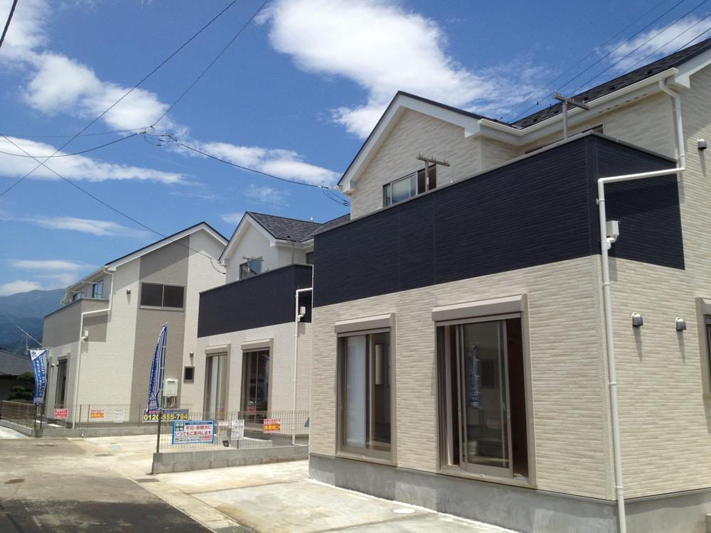 Sale already cityscape photo. Sale already the city average