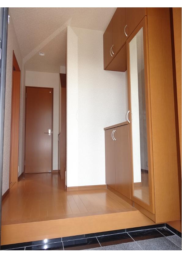 Entrance. Indoor (November 8, 2013) Shooting