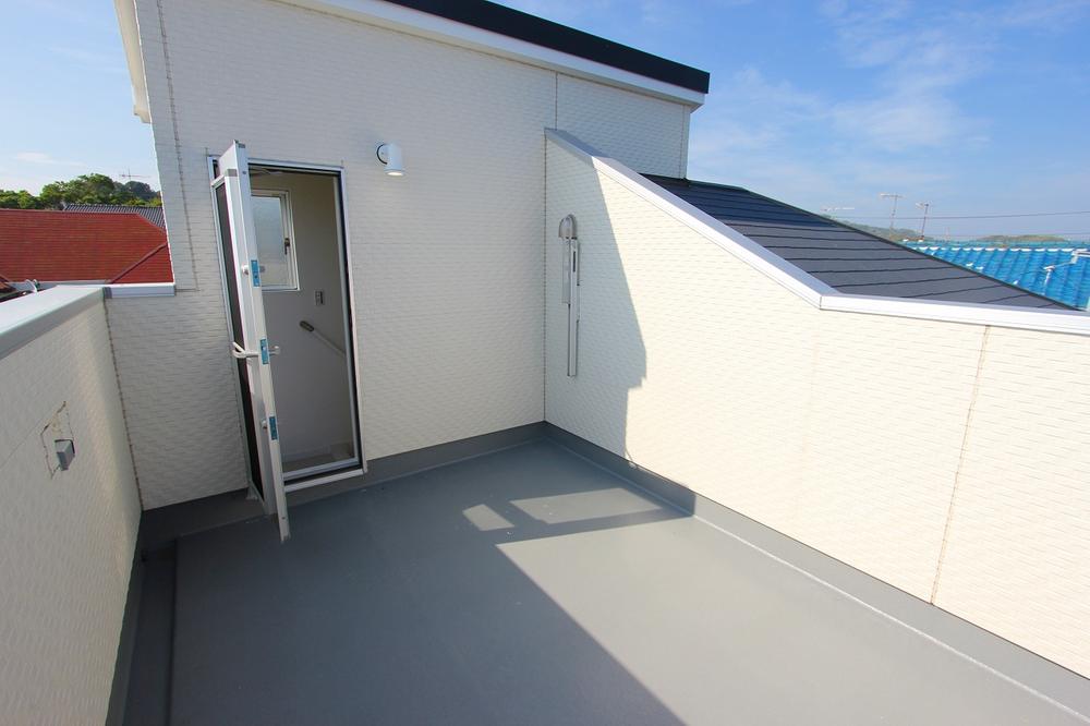 Balcony. Local (09 May 2013) Shooting