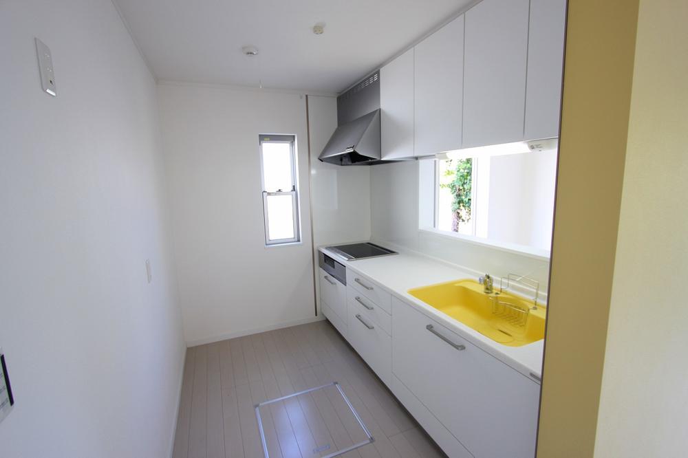 Kitchen. Indoor (09 May 2013) Shooting