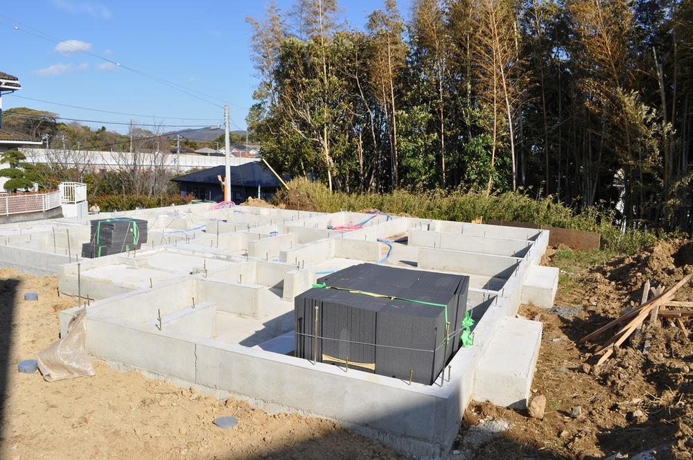 Local appearance photo. Building 2 Since placing the garden on the south side, Good is per yang