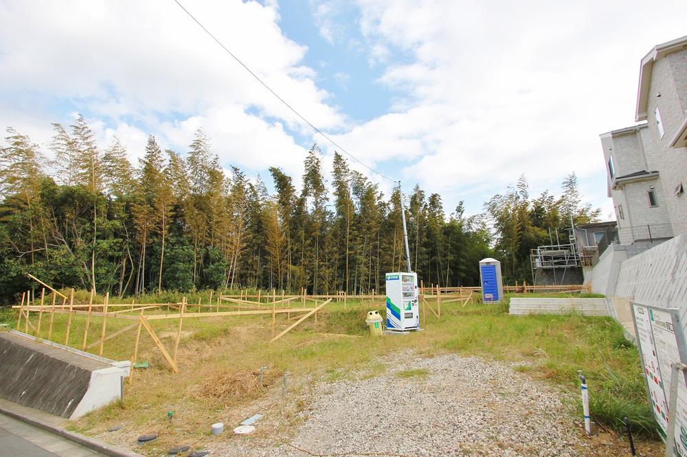 Local appearance photo. Local (10 May 2013) Shooting