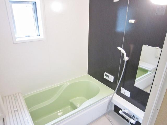 Same specifications photo (bathroom)