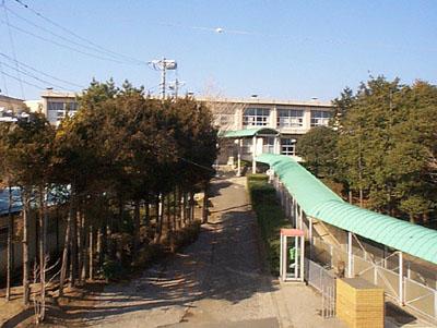 Junior high school. 1000m until Miura City choseong junior high school