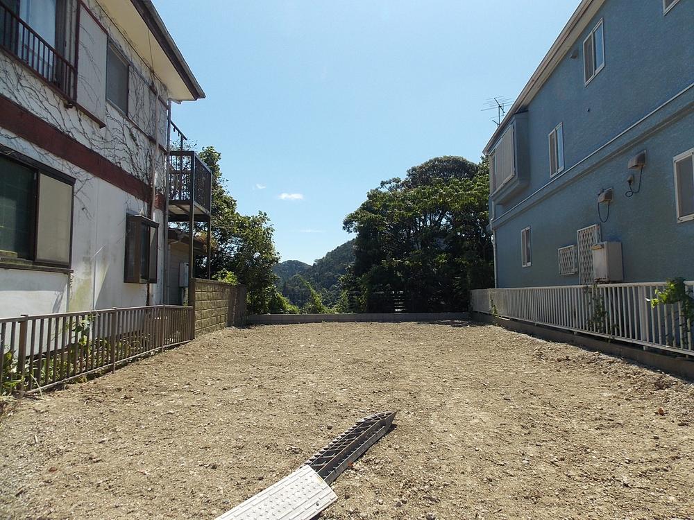 Local land photo. That there is no building conditions, Please be building a house of sticking in your favorite floor plan! 