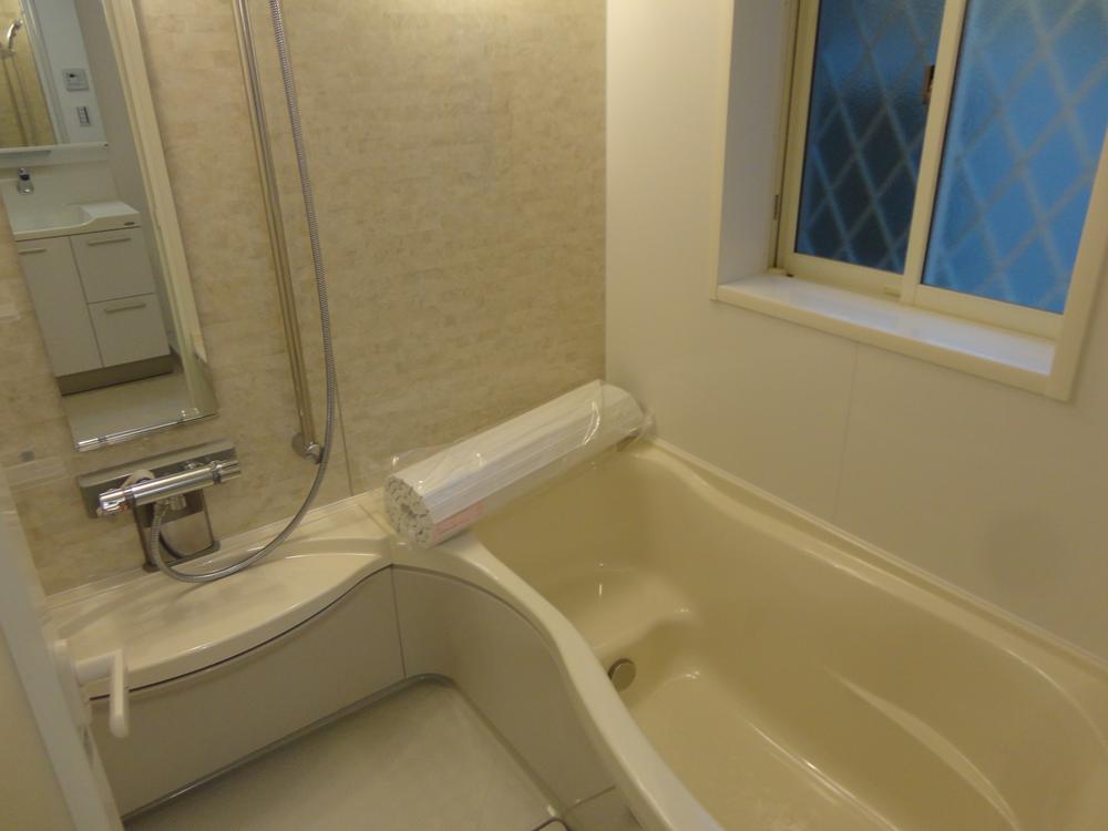 Bathroom. Local (April 2013) Shooting