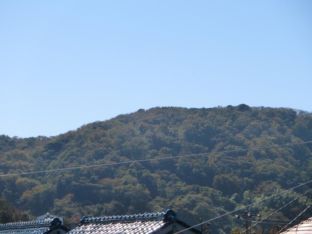 View photos from the dwelling unit. We hope the beautiful mountain of the sea and Sankeoka than the room!