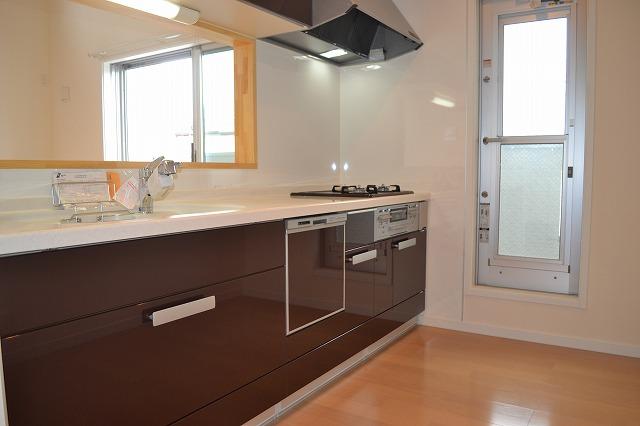 Same specifications photo (kitchen)