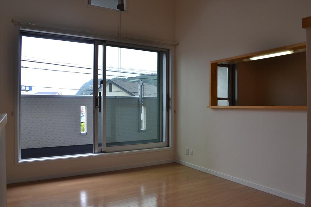 Same specifications photos (living)