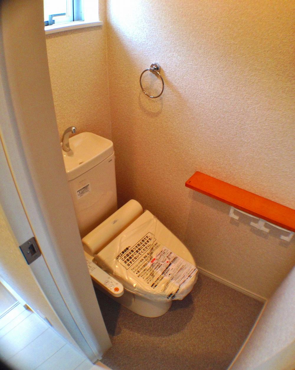 Toilet. Indoor (11 May 2013) Shooting