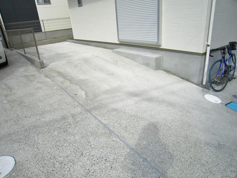 Parking lot. Local (11 May 2013) Shooting