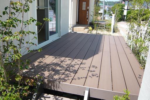 Garden. The garden wood deck!