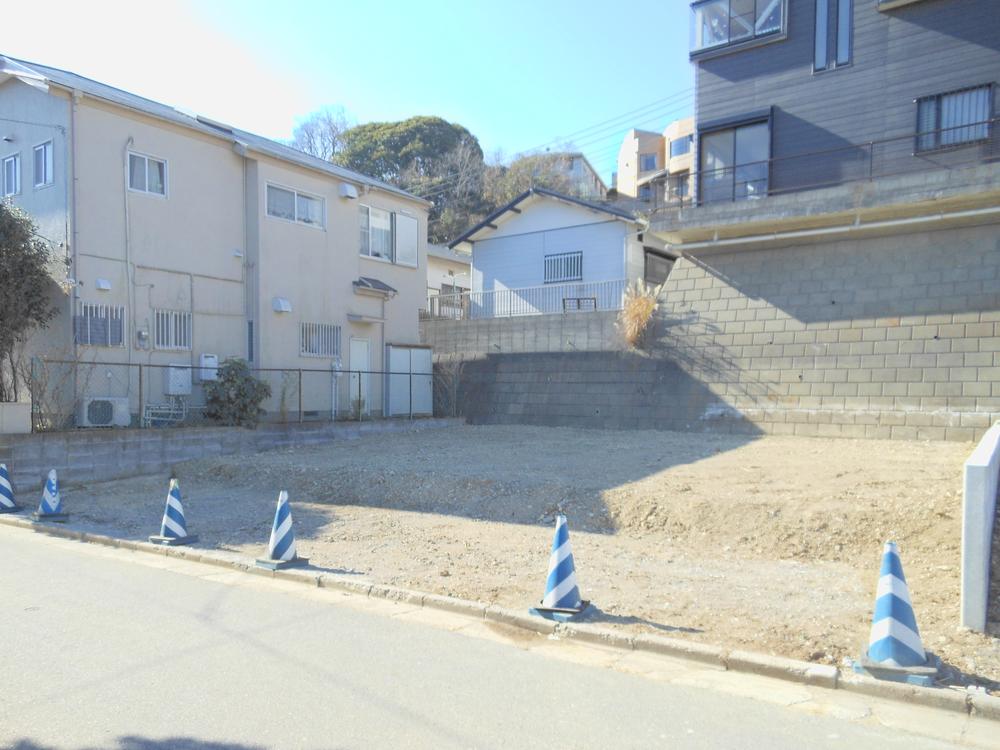 Local photos, including front road. Local (January 2013) Shooting