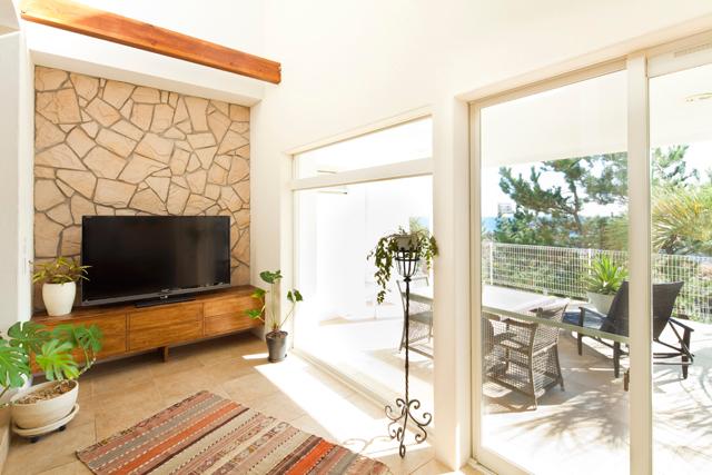 Building plan example (introspection photo). Our construction cases Overlooking the sea from the spacious living room