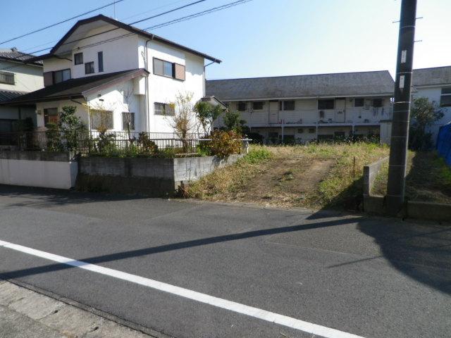 Local photos, including front road. Local (12 May 2013) Shooting