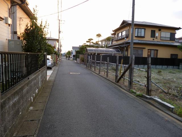 Local photos, including front road. Local (10 May 2013) Shooting