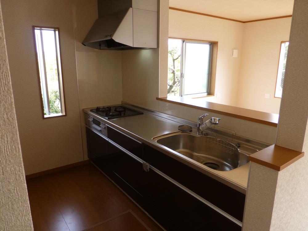 Same specifications photo (kitchen). 5 Building Kitchen!