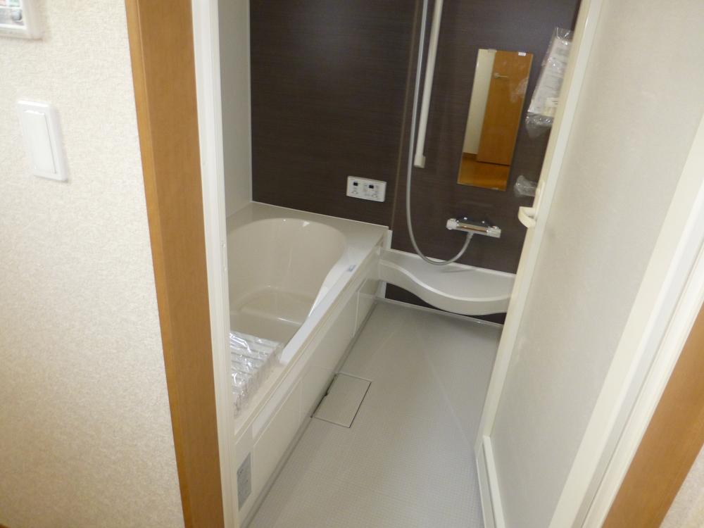 Same specifications photo (bathroom). 5 Building bathroom!