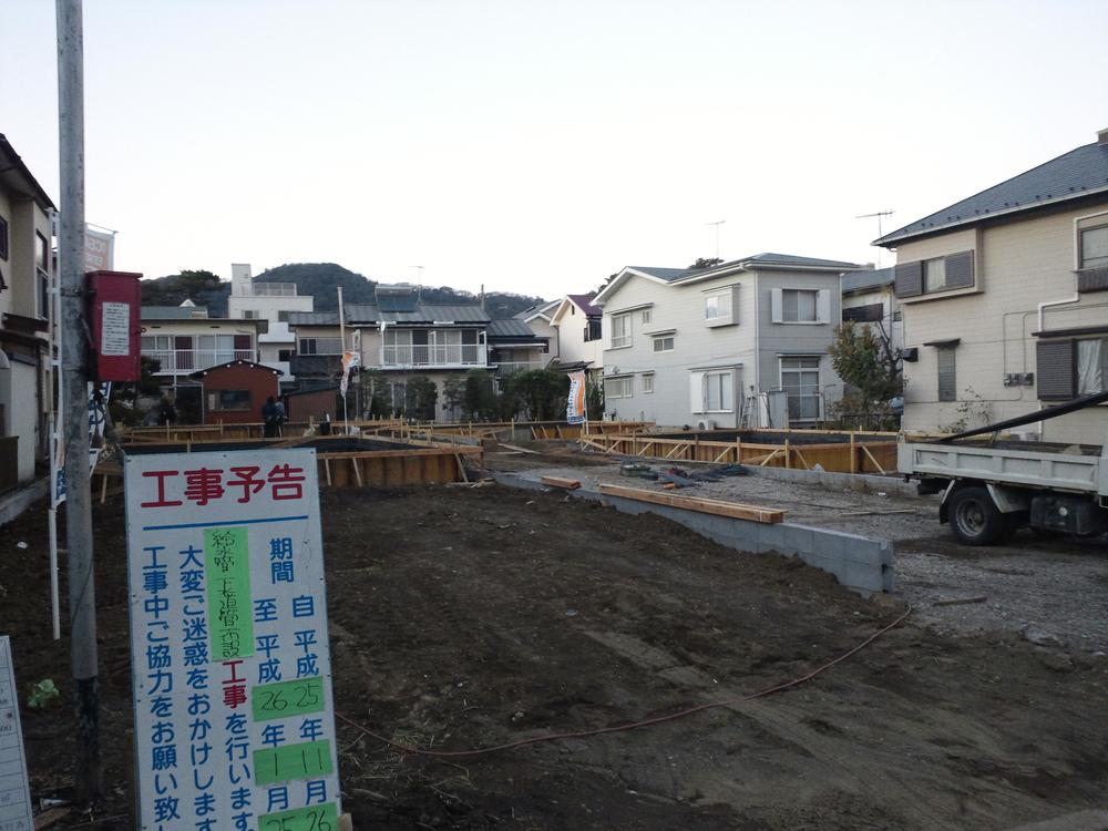 Local photos, including front road. Local (December 13, 2013) Shooting