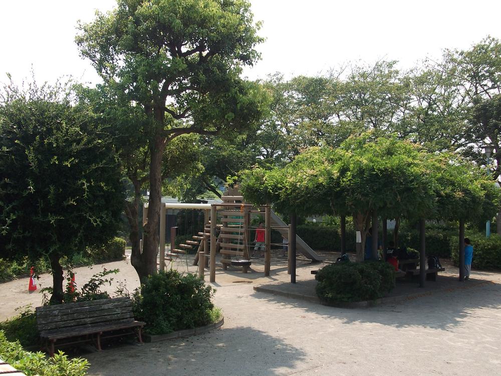 park. Is 1m This subdivision west to Kawajiri park!