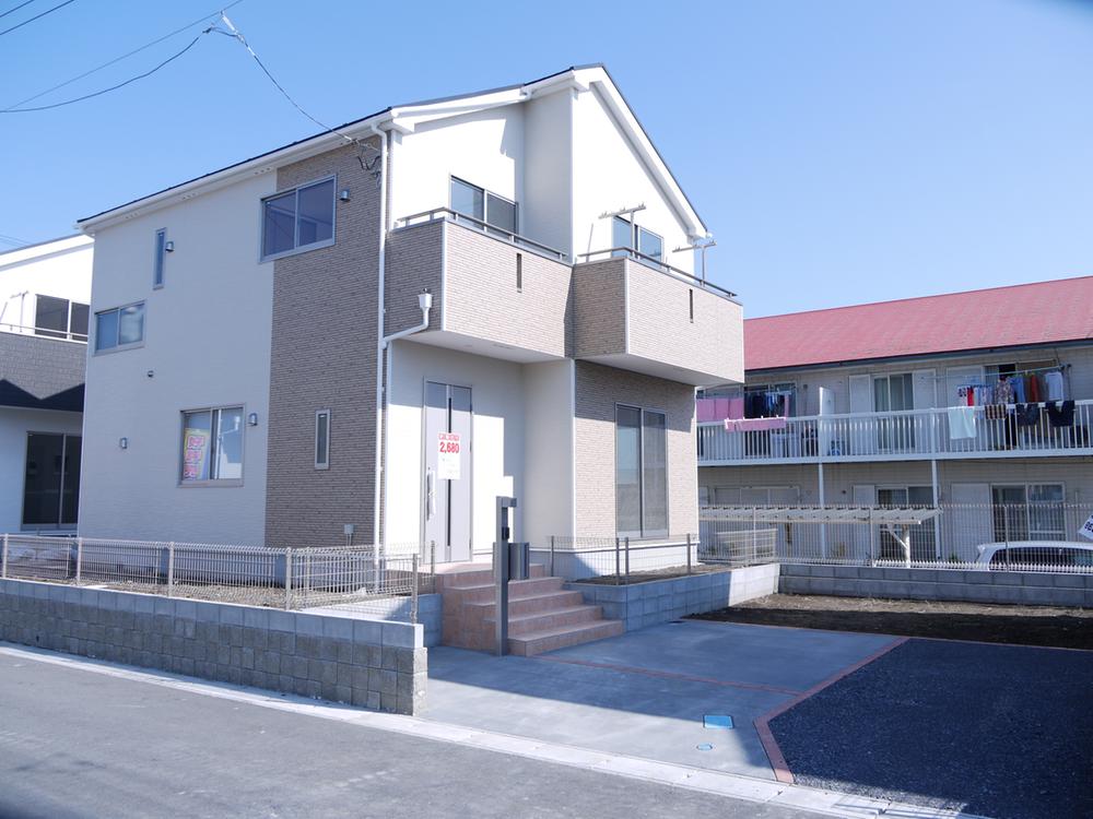 Local appearance photo. Building 3 (October 2013) Shooting