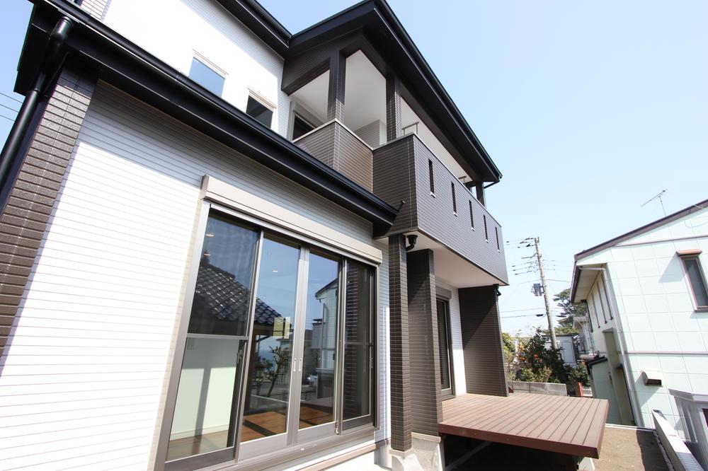 Building plan example (exterior photos). Only one house which arranged a commitment to everywhere.