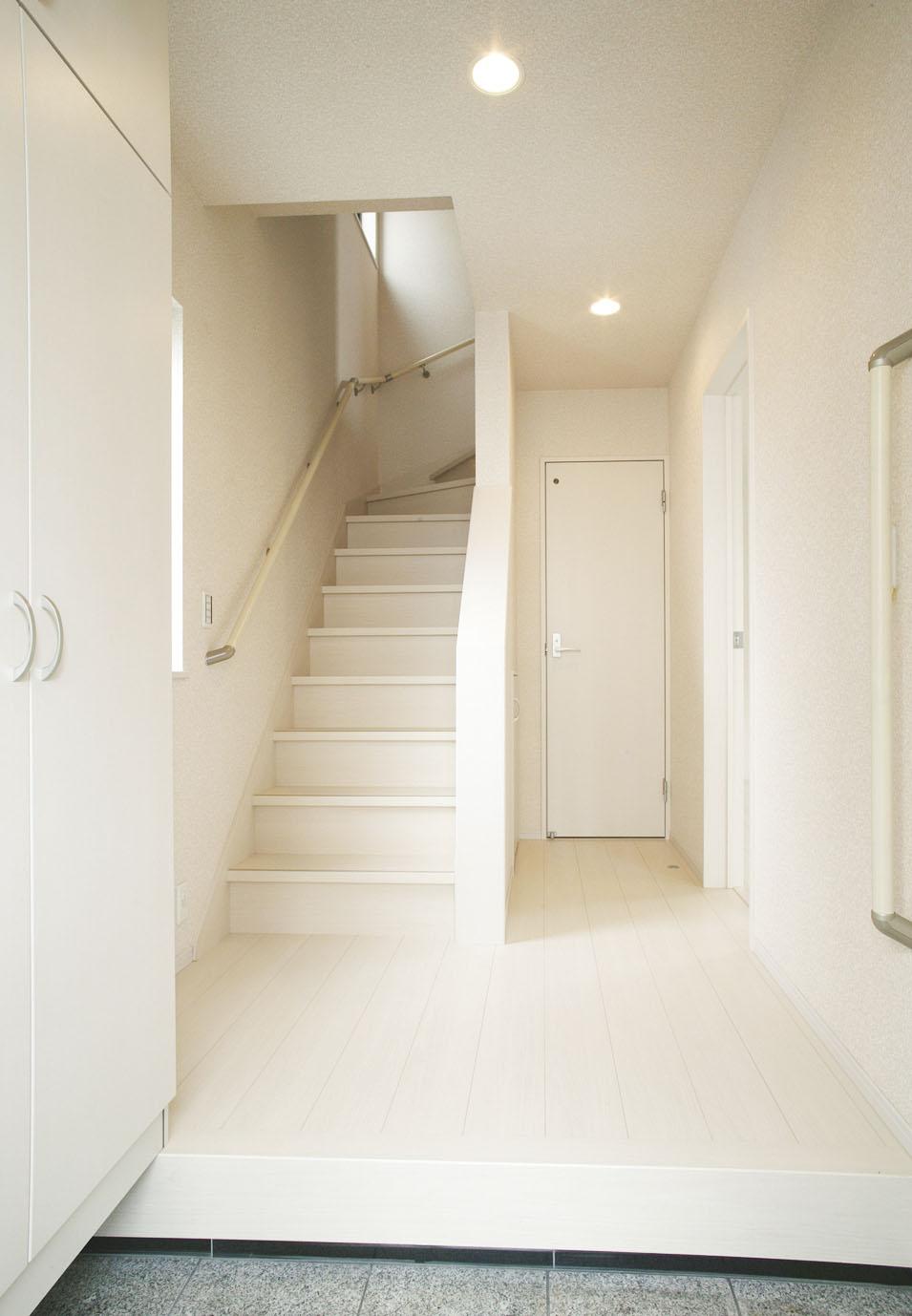 Entrance. Example of construction